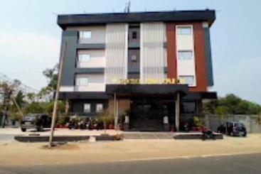 Hotel The Orion Junagarh