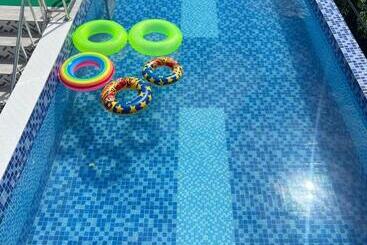 Pension Dante S Hideaway Guest House