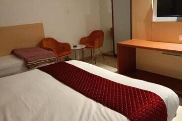 בית מלון כפרי Raj Palace