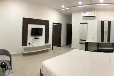 Meridian Hotel & Resort