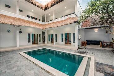 Pensió Greek House: Room W/desk + Shared Pool&kitchen /3