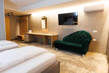 هتل آپارتمان Pensiunea Axe Boutique