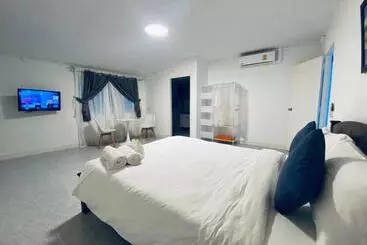 ホテル Elephant Sports Bar And Accommodation