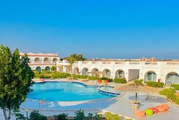 هتل Canyon Dahab Lagona