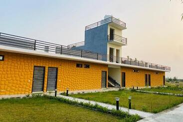 New Corbett Hotel And Resort