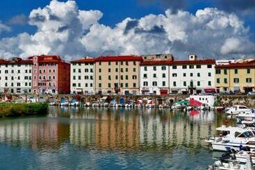 تختخواب و صبحانه Beb Centro Di Livorno