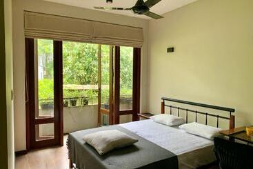 مبيت وإفطار Cozy Luxury Room With Balcony View !