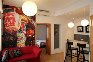 Отель Home & Travel