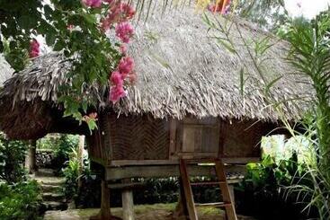 펜션 Native Village Inn