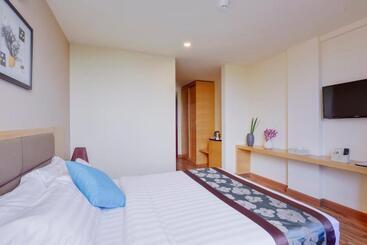 Pensió Season Paradise