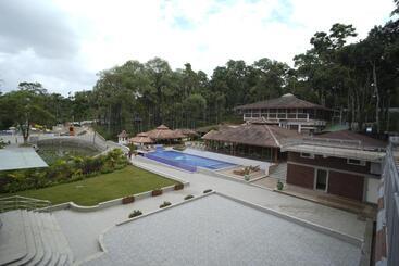 ホテル Regenta Resort Sakleshpur