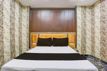 호텔 Oyo Flagship Shri Govindam Palace