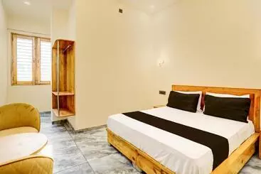 Oyo Hotel Ganga Safari