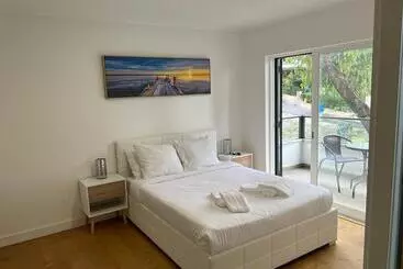 Majatalo Oieras Beach Suite 2   Large Double Room With En Suite Bathroom And Balcony