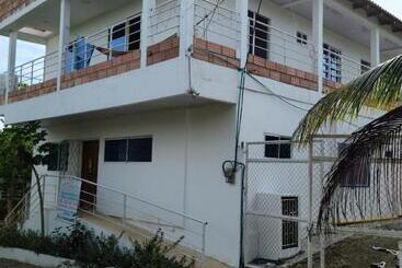 پانسیون Olamar Hostal