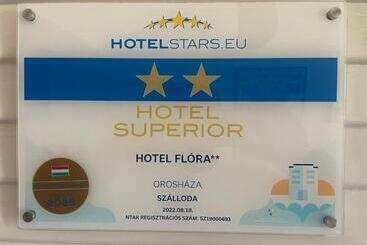 ホテル Flóra