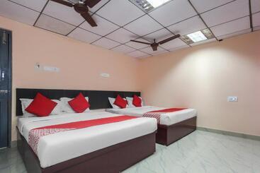 Hotel Oyo Flagship M. P Residency