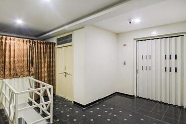 Hotel Oyo Sree Laxmi In