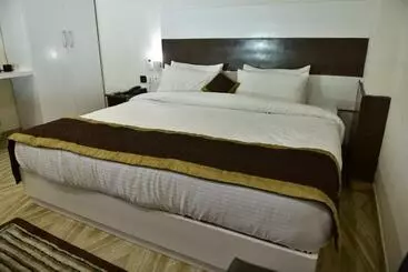 Hotel Pinnacle