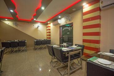 Oyo Flagship Hotel Ghakhel