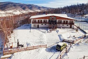 Отель Alpen House