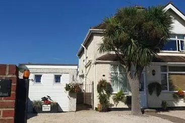 Majatalo Felpham Guest House   Self Catering