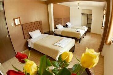 مبيت وإفطار De Turistas Huaraz Habitación Triple