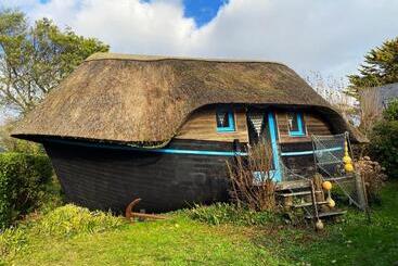 تختخواب و صبحانه La Caloge Kastell Dinn