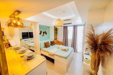 Aparthotel Bohemian Coast At Azure North