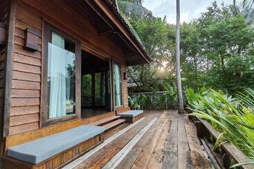 Full Moon Island Resort