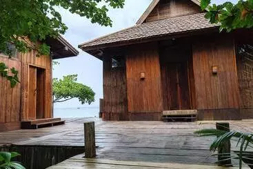 Full Moon Island Resort