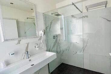 هتل Cuba Aeroport Restaurant