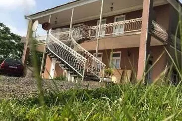 پانسیون Guest House Nana
