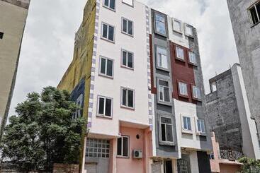 Oyo Flagship Hotel Alpine Inn