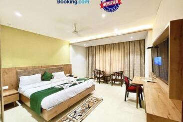 Rockbay, Puri Swimming Pool, Near Sea Beach And Temple Fully Air Conditioned Hotel With Lift And Par