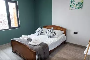 Pensione Aparan Guest House