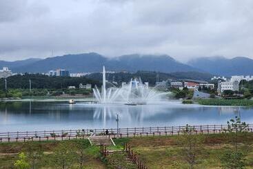 Pensione 경산호수뷰 미드센추리&워케이션 3베드