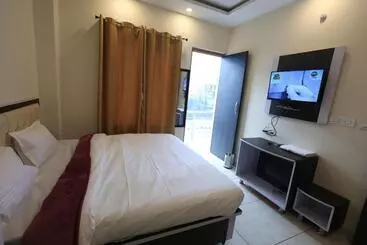 Pension  Knights  Inn