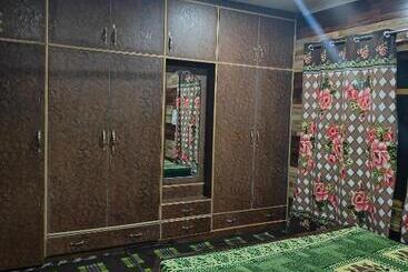 Pensió Reshi Guest House