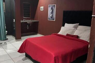 Appartement-hotel X Motel Vosloorus