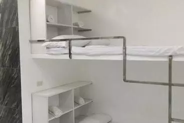 Ervoruto Hostel 23 Makati