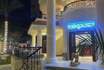 هتل Turquoise Pyramids Palace