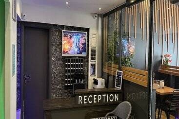 اقامتگاه Nirvana Boutique House