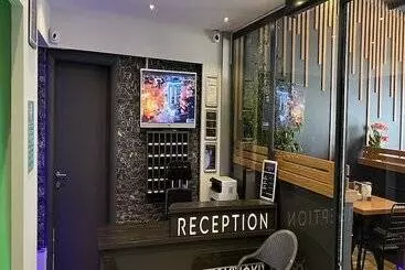 اقامتگاه Nirvana Boutique House