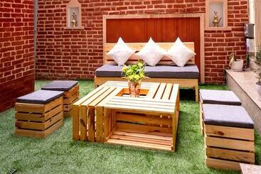 Bed and Breakfast Nyadha House