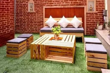 Bed & Breakfast Nyadha House