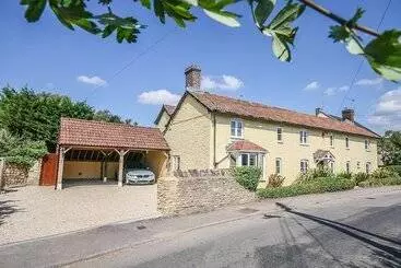 Charming 5 Bed Cottage In Old Sodbury Bristol