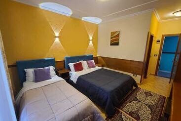 酒店 Deha Rooms & Apartments