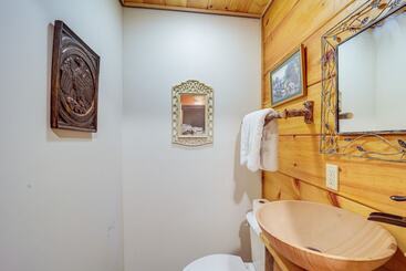 بيت ريفى Pet Friendly Butler Cabin W/ Hot Tub, Walk To Lake