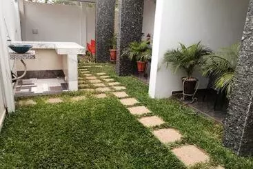 هتل Résidence hôtelière Kawerou